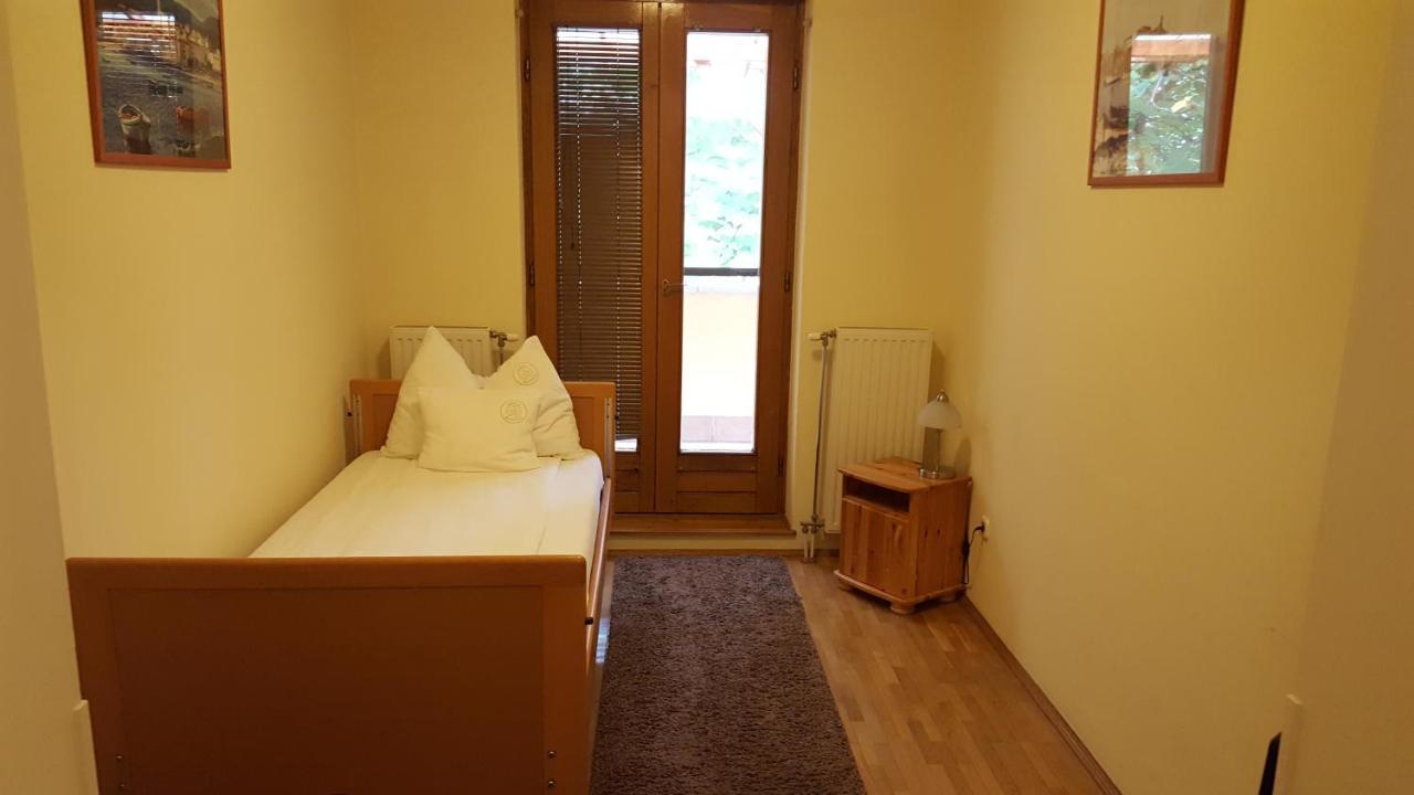 Laetitia Panzio Bed & Breakfast Kaposvar Exterior photo