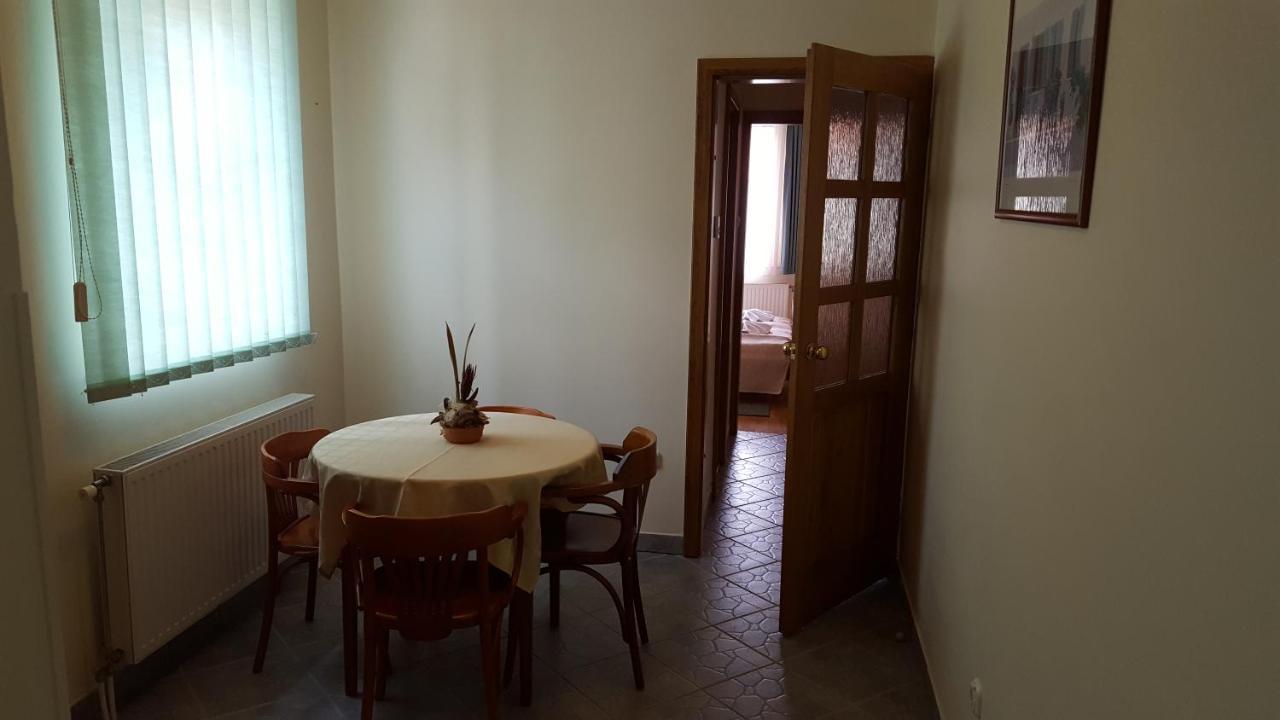 Laetitia Panzio Bed & Breakfast Kaposvar Exterior photo