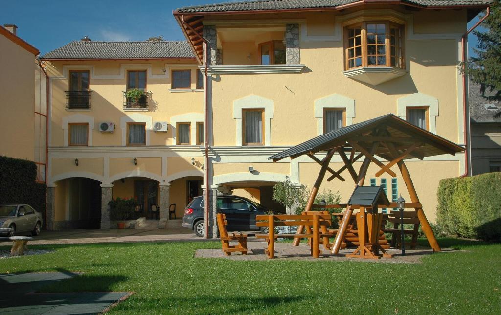 Laetitia Panzio Bed & Breakfast Kaposvar Exterior photo